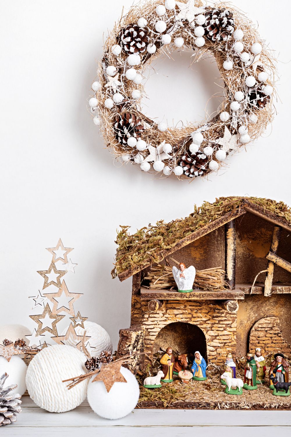 Tu cherches à créer la déco de Noël parfaite ? Du choix du thème à la sélection des éléments indispensables, j'ai rassemblé tous les conseils et astuces dont tu as besoin pour que ta maison soit parfaite pour les fêtes de fin d'année.